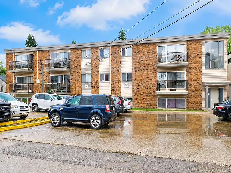 10712 University Ave NW — Photo 8