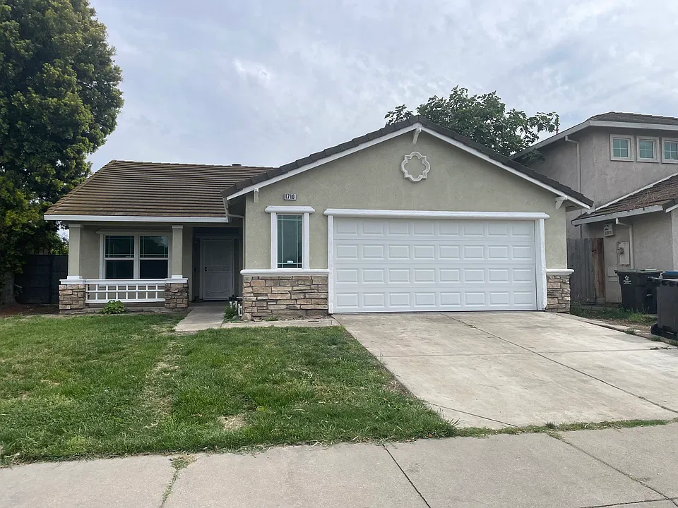 1710 Sacchetti Cir