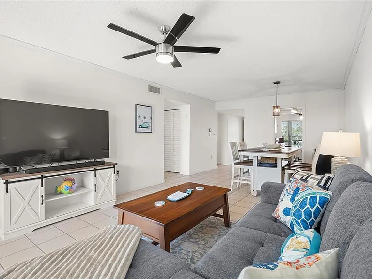 1316 Pasadena Ave S #204 — Photo 11
