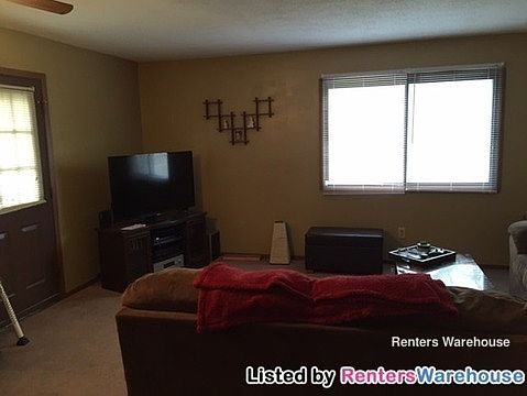 4th image of 1587 Helmo Ave N
