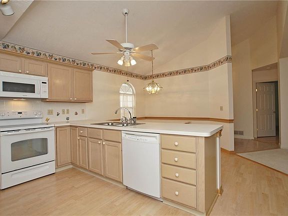 5th image of 8437 Bushnell Ct