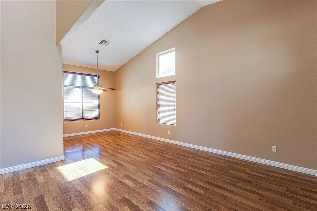4 bed, 3.0 bath, 2061 sqft, $2,215 — Photo 4