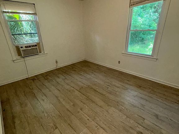 4th image of 4919 40th Street Cir