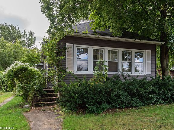 4th image of 2227 Lake Ave