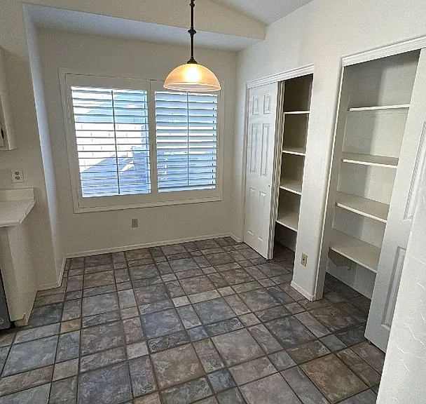 86 W Calle De Caballos — Photo 14