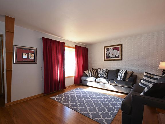3rd image of 2618 E Allerton Ave