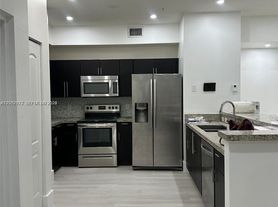 7260 NW 114th Ave, Doral, FL