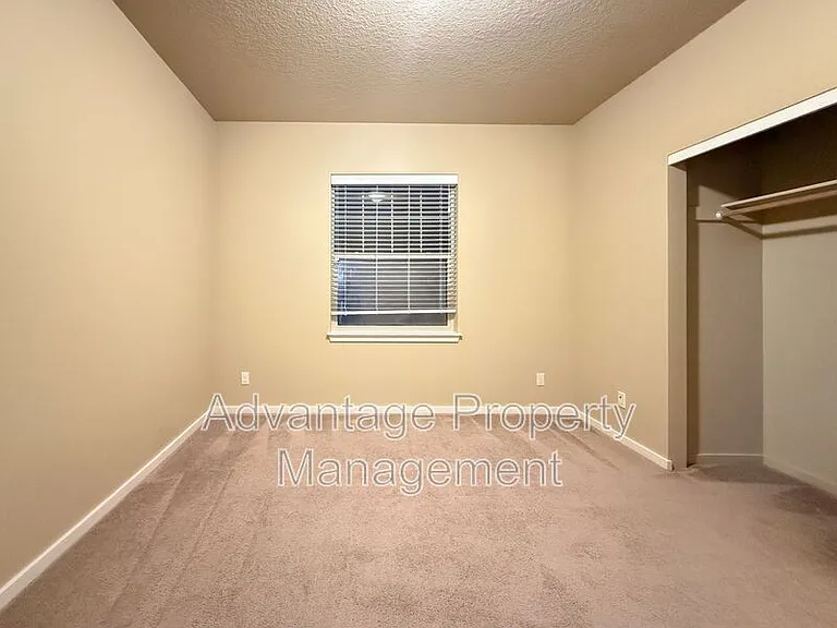 523 Catron St N #5 — Photo 46