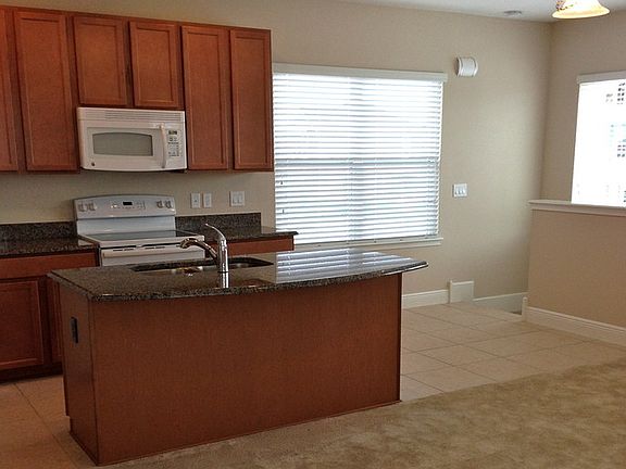 4th image of 13805 Sachs Ave
