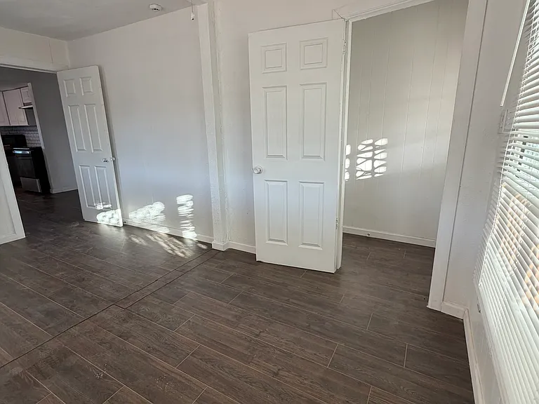 241 S California St — Photo 28