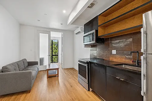 568 Lafayette Ave #4B Photo 1
