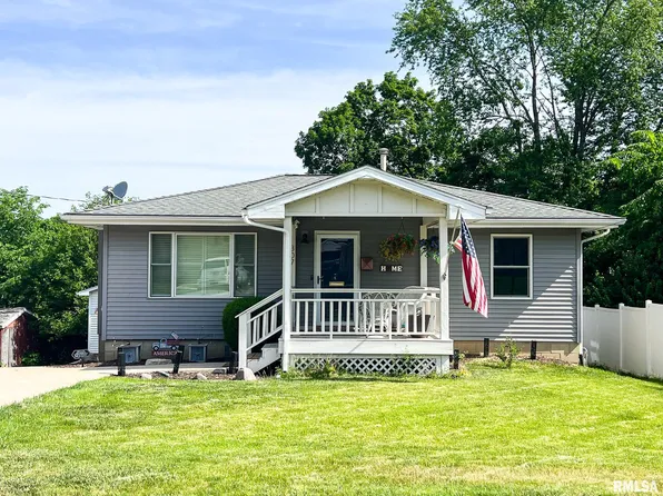 307 W Tower St, Eureka, IL 61530