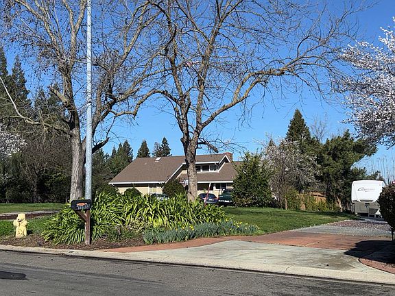 3rd image of 11507 Silver Oak Dr