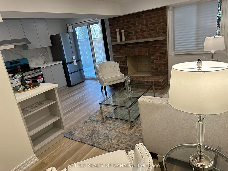 102 Baywood Ct — Photo 40