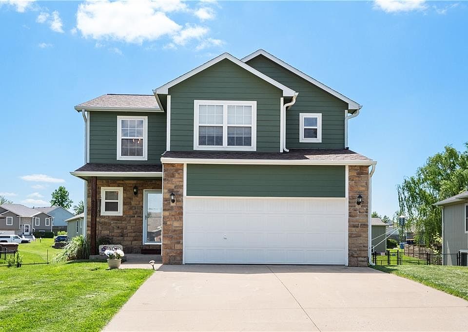1st image of 2220 Hidden Valley Dr