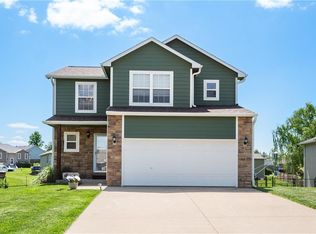 2220 Hidden Valley Dr, Tonganoxie, KS 66086