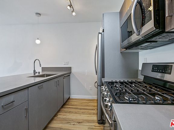 4th image of 6640 Woodley Ave #206