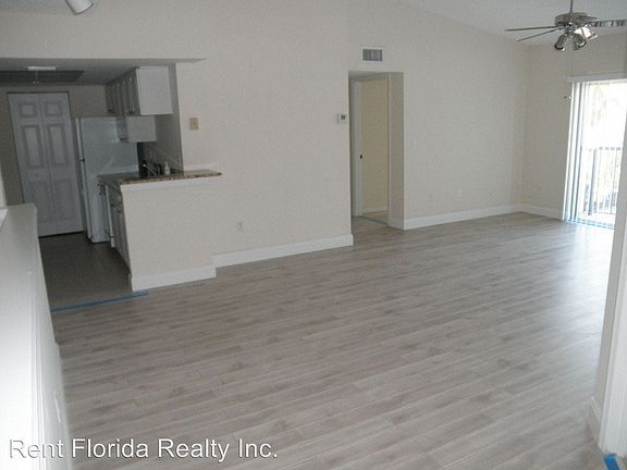 5th image of 1200 Crestwood Ct S APT 1202
