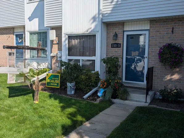 255 Lansdowne Ave #5, Woodstock, ON N4T 1N6