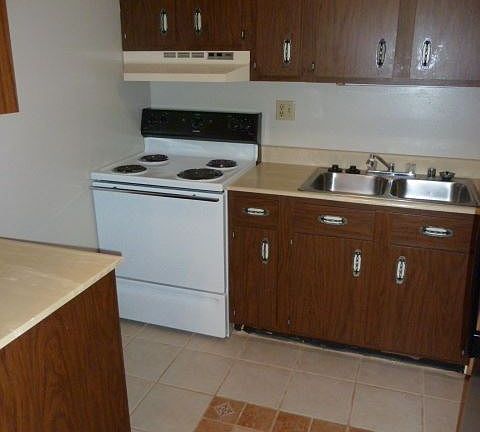 2nd image of N111W15862 Vienna Ct #14