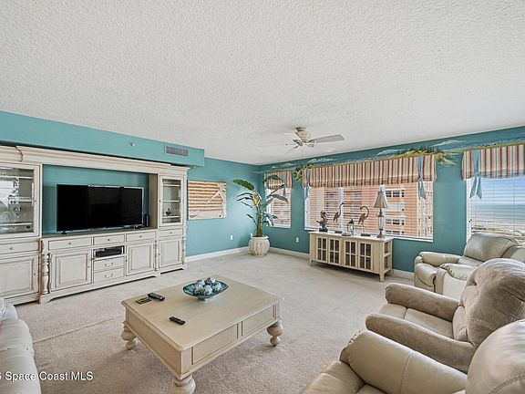3rd image of 410 Hayes Ave #401