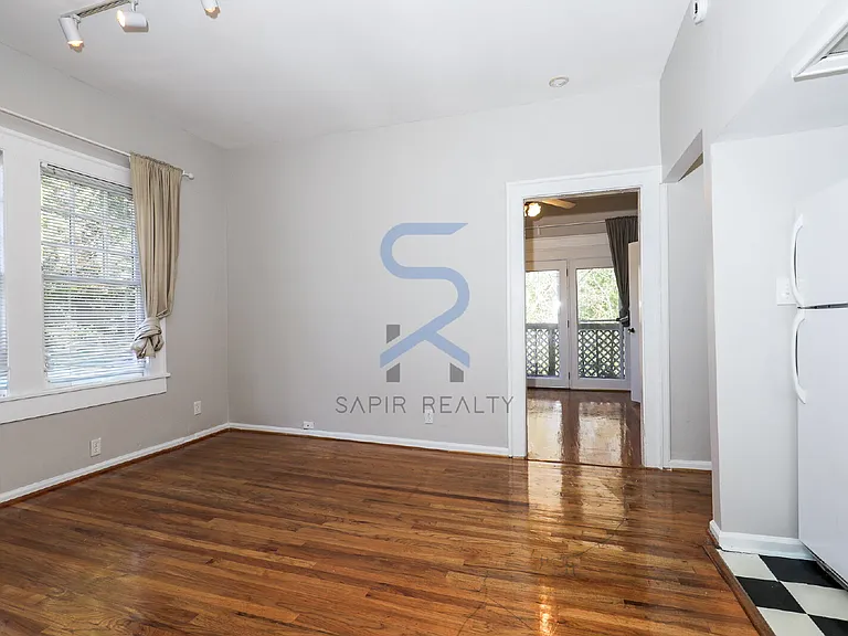 920 Greenwood Ave NE #C — Photo 7