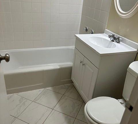 5th image of 1021 Arlington Blvd APT 626