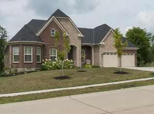 1661 Southcross Dr, Hebron, KY 41048