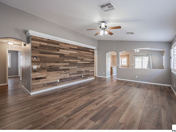 5th image of 10960 W Taft St
