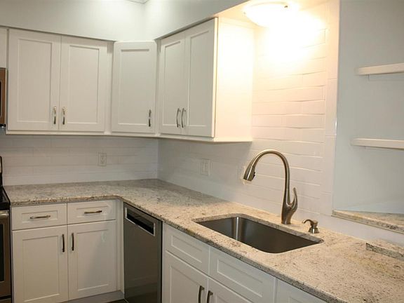 3rd image of 919 NW 42nd Ter