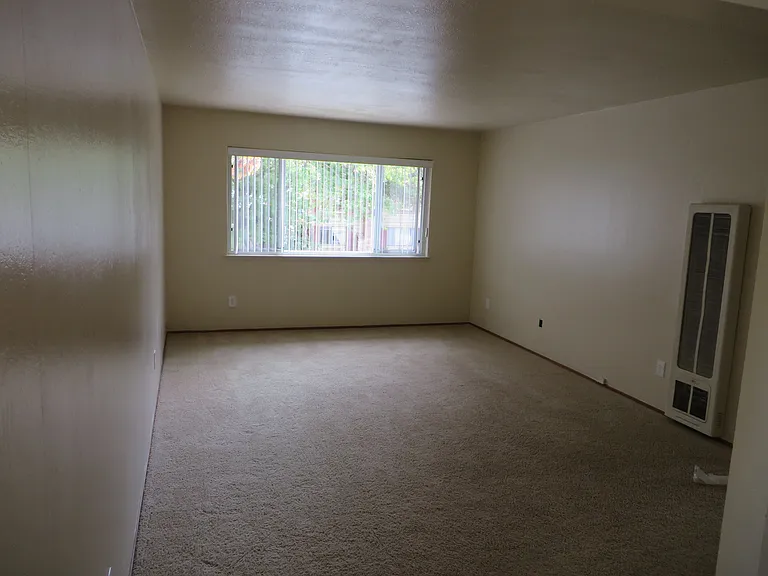 433 Vasquez Ct #4 — Photo 8