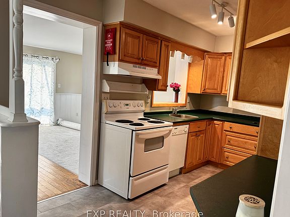 4th image of 108 Katherine St