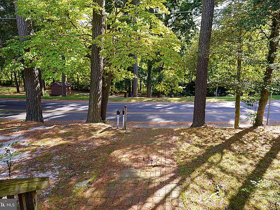 5th image of 301 N Park Dr