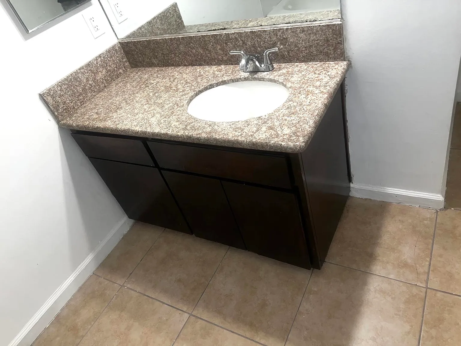 2 bed, 858 sqft, $1,250 — Photo 4