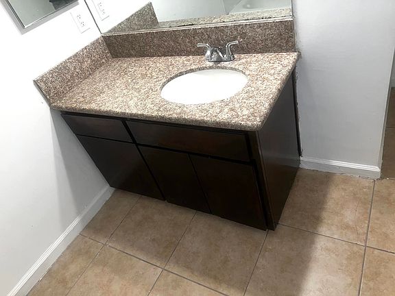 5th image of 1316 Flower St APT D