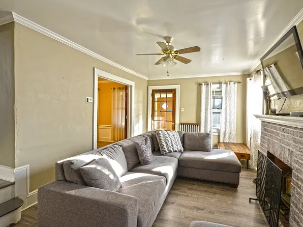 92-49 Springfield Boulevard image 3 of 12