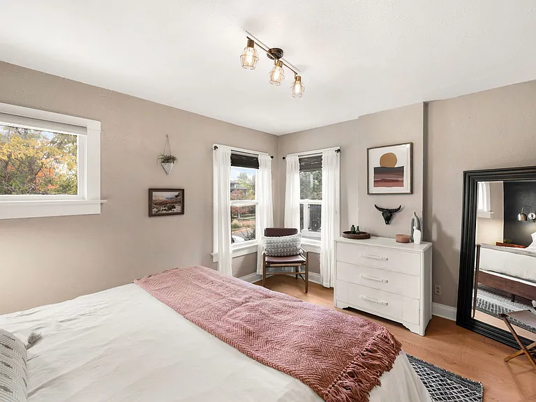 228 S Logan St — Photo 18