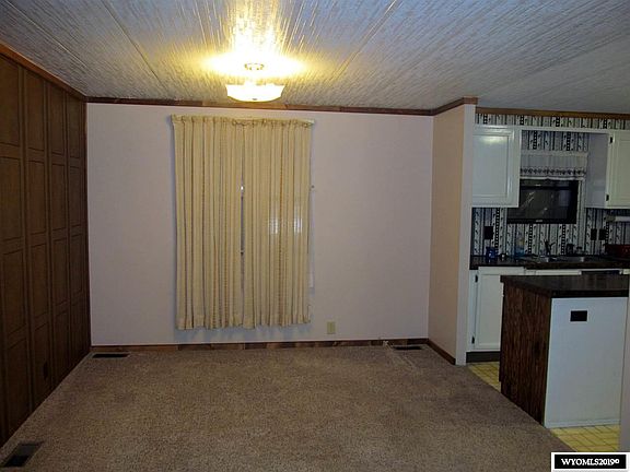 4th image of 812 W Bridge Ave