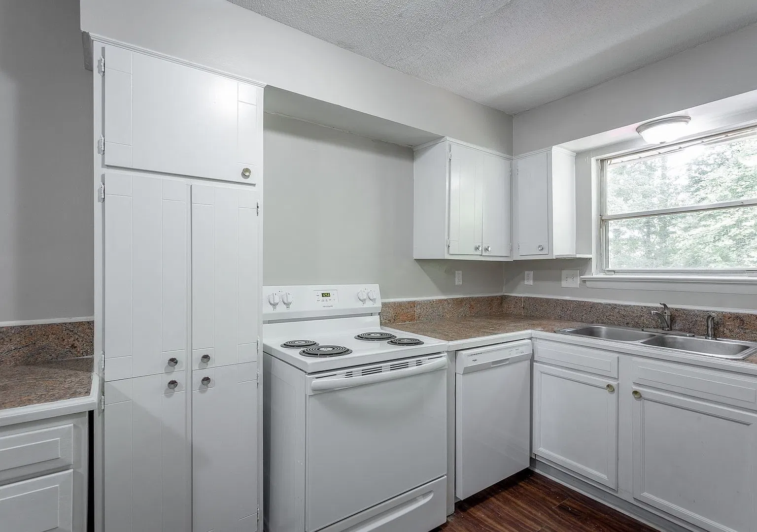 Charming Multifamily Living at 1407 Mana Lane — Photo 1