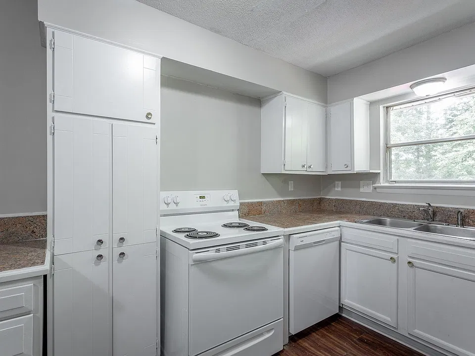 Charming Multifamily Living at 1407 Mana Lane