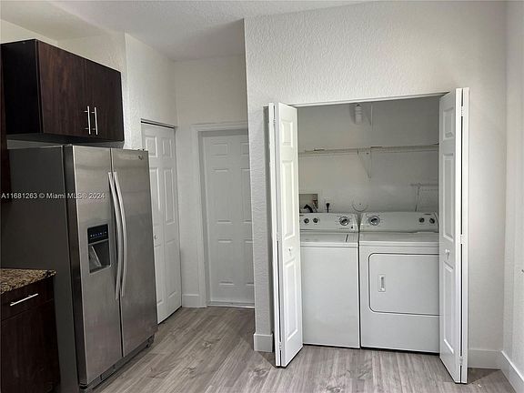 3rd image of 4207 Vineyard Cir