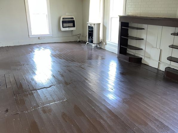 405 Adams St, Mannington, WV 26582