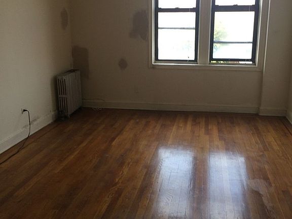 3rd image of 4816 30th Ave