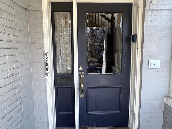 2nd image of 1247 N Clarkson St #5