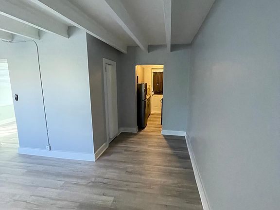 3rd image of 401 Hibiscus Ave #1