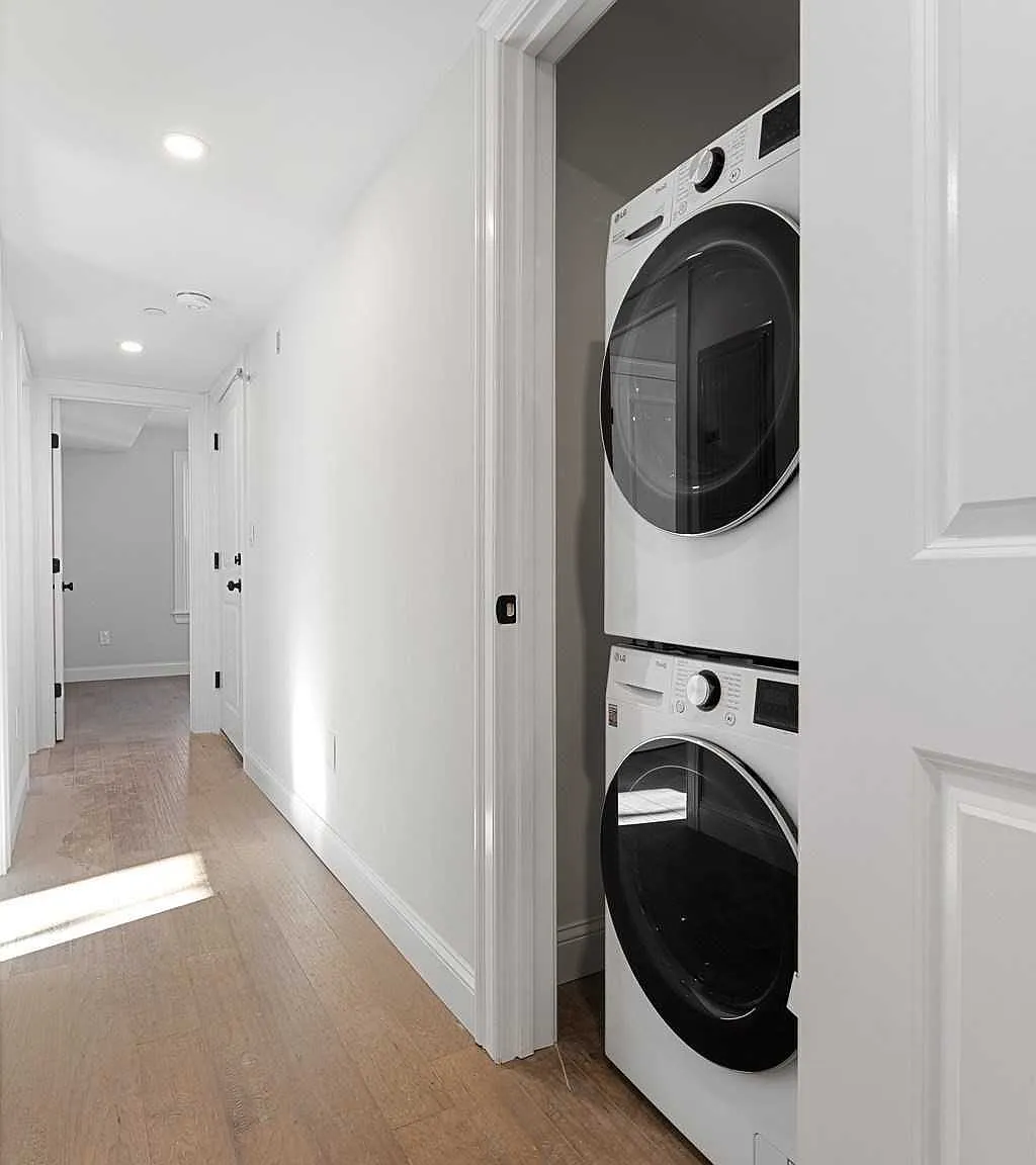 4 bed, $4,500 — Photo 1