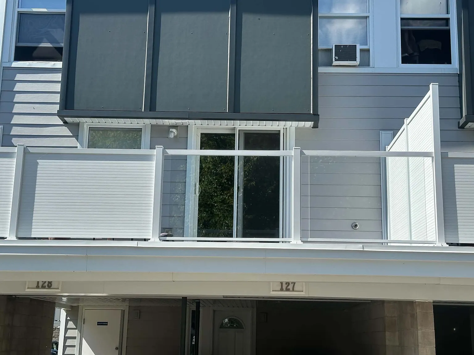 3 bed, 1.5 bath, 1279 sqft, $2,350 — Photo 1