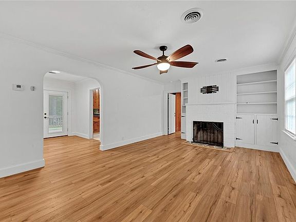5th image of 80 Madison Lane N