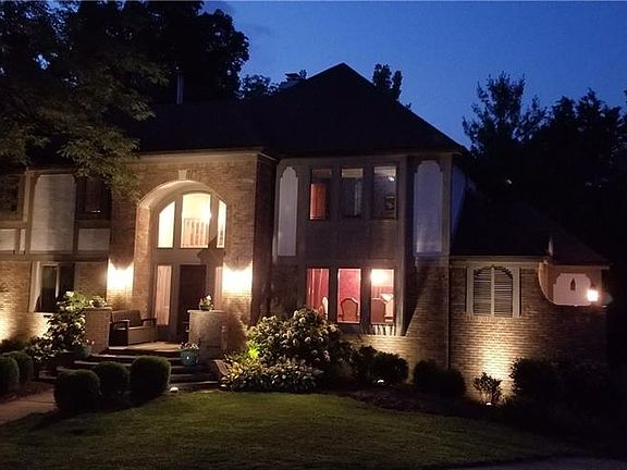 2nd image of 7104 Hunters Creek Dr