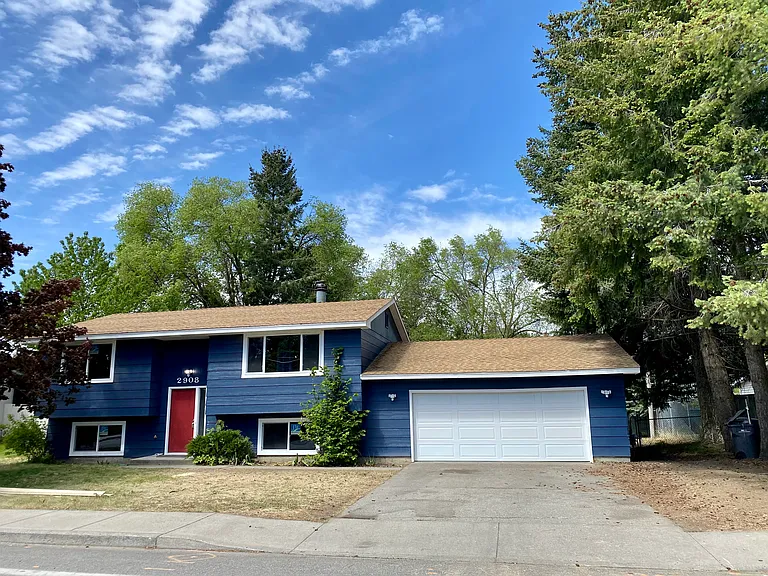 2908 S Pines Rd — Photo 1